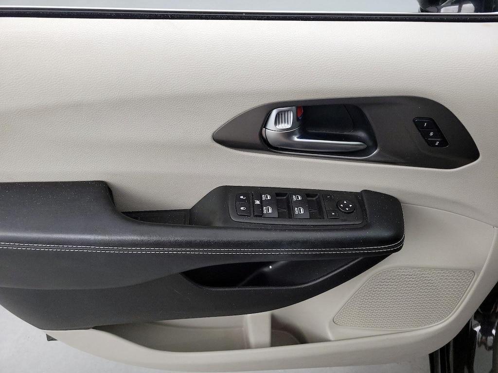 used 2022 Chrysler Pacifica car, priced at $27,998