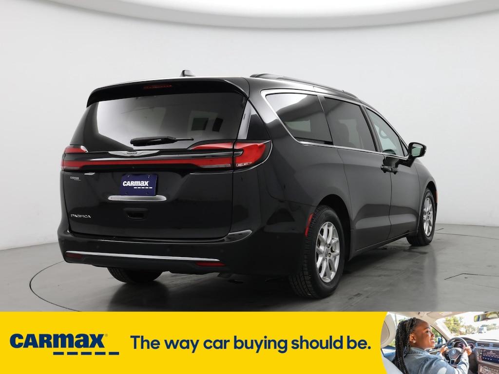 used 2022 Chrysler Pacifica car, priced at $27,998