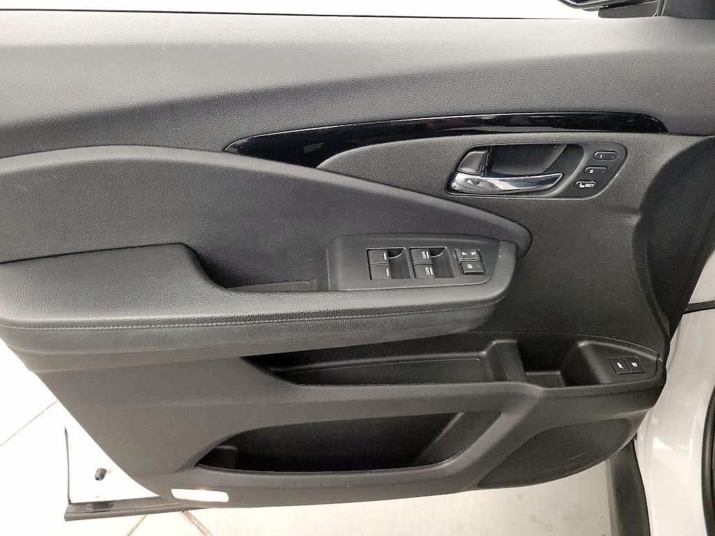 used 2021 Honda Pilot car, priced at $31,998