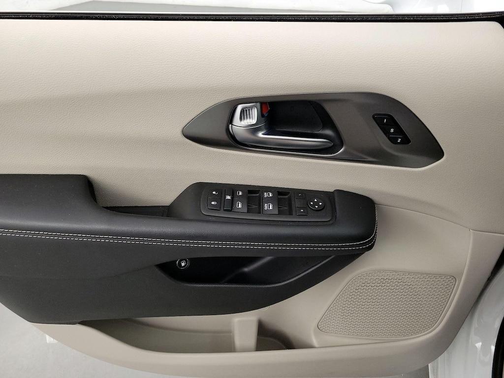 used 2022 Chrysler Pacifica Hybrid car, priced at $29,998