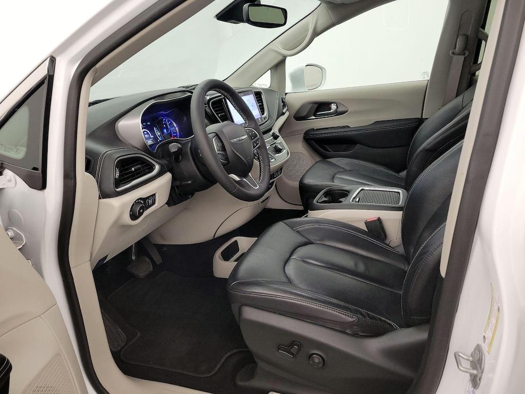 used 2022 Chrysler Pacifica Hybrid car, priced at $29,998