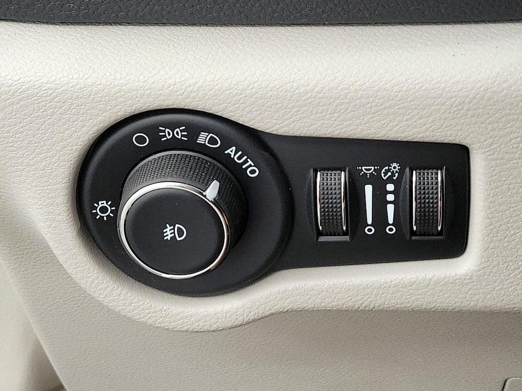 used 2022 Chrysler Pacifica Hybrid car, priced at $29,998