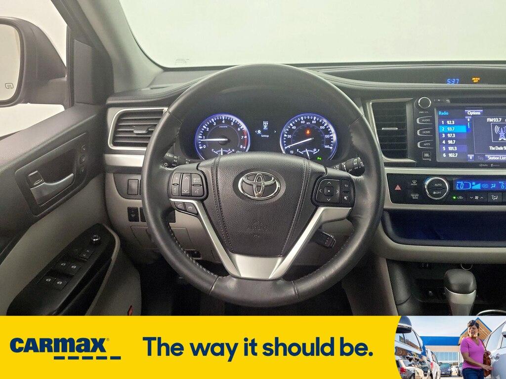 used 2014 Toyota Highlander car, priced at $26,998