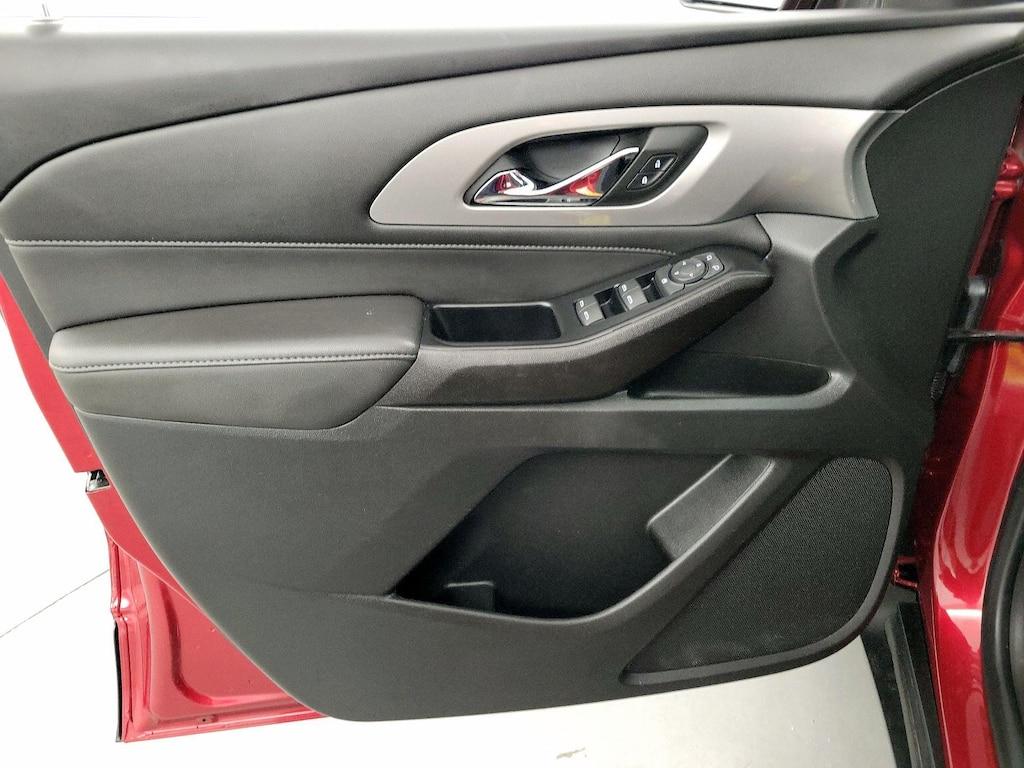 used 2023 Chevrolet Traverse car, priced at $26,998