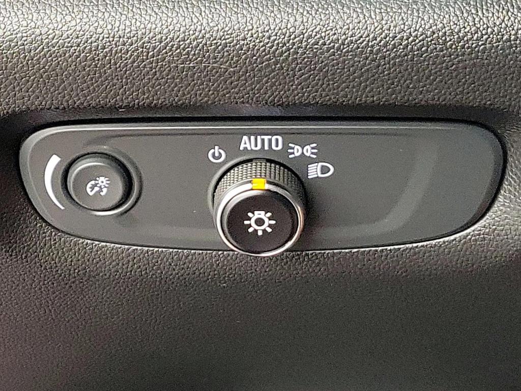 used 2023 Chevrolet Traverse car, priced at $26,998