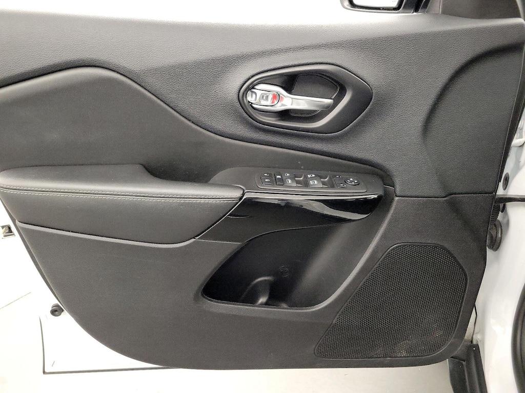 used 2023 Jeep Cherokee car, priced at $21,998