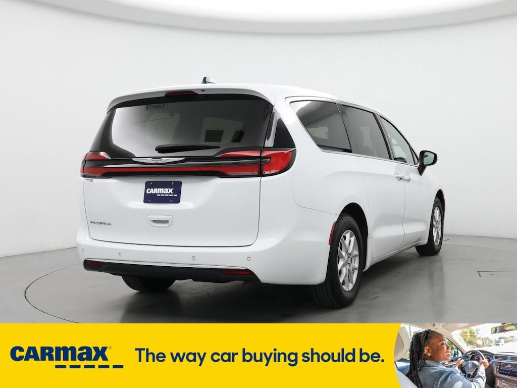 used 2023 Chrysler Pacifica car, priced at $27,998