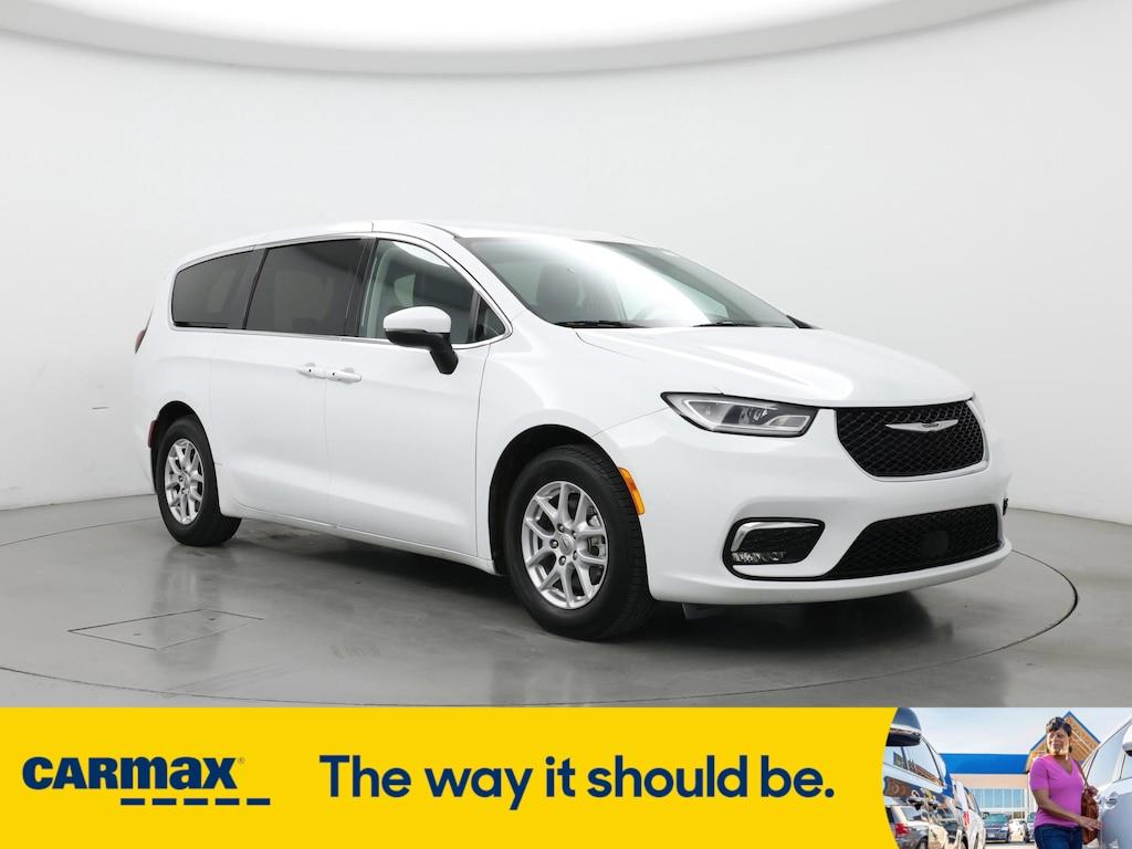 used 2023 Chrysler Pacifica car, priced at $27,998