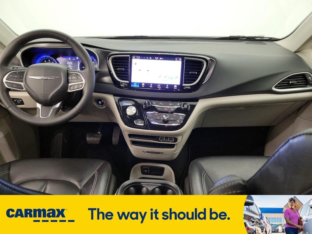 used 2023 Chrysler Pacifica car, priced at $27,998
