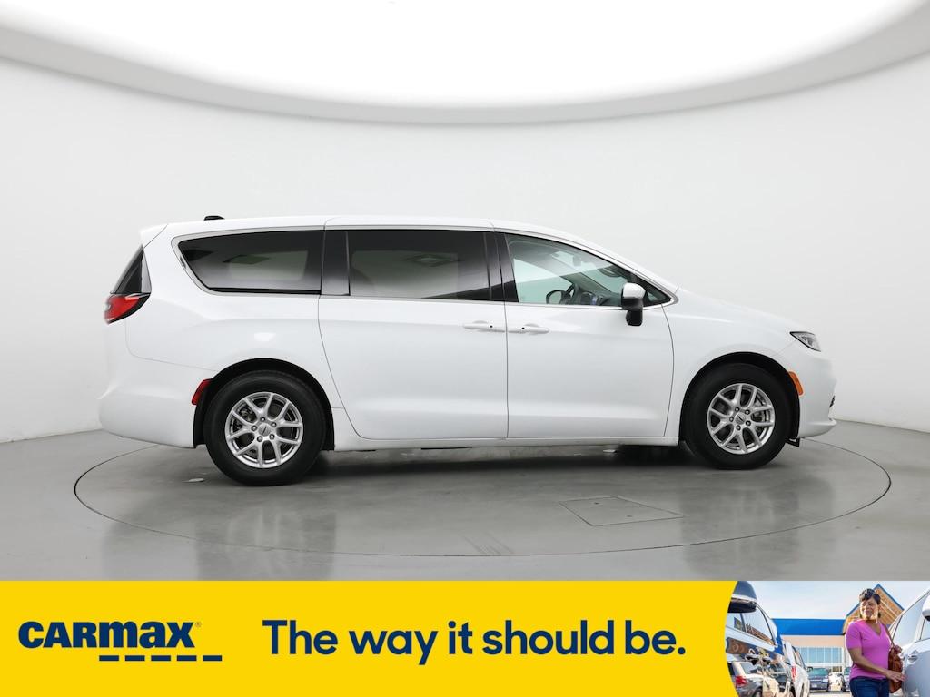 used 2023 Chrysler Pacifica car, priced at $27,998