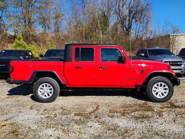 new 2023 Jeep Gladiator car, priced at $51,100
