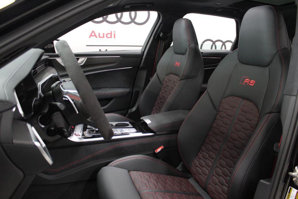 new 2025 Audi RS 6 Avant car, priced at $151,045