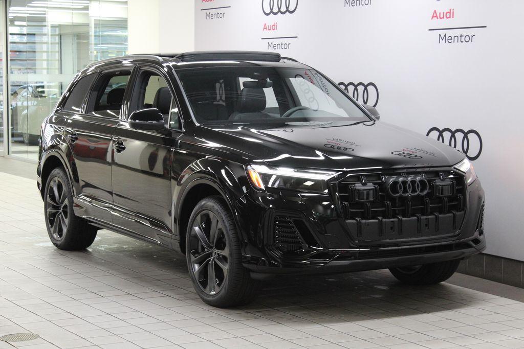 new 2025 Audi Q7 car, priced at $77,090