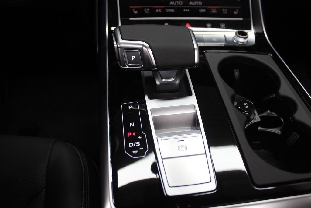 new 2026 Audi Q7 car, priced at $78,445