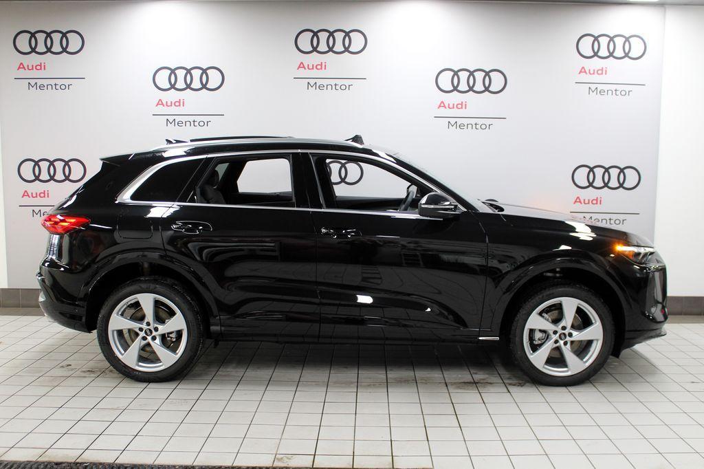 new 2025 Audi Q5 car, priced at $61,300