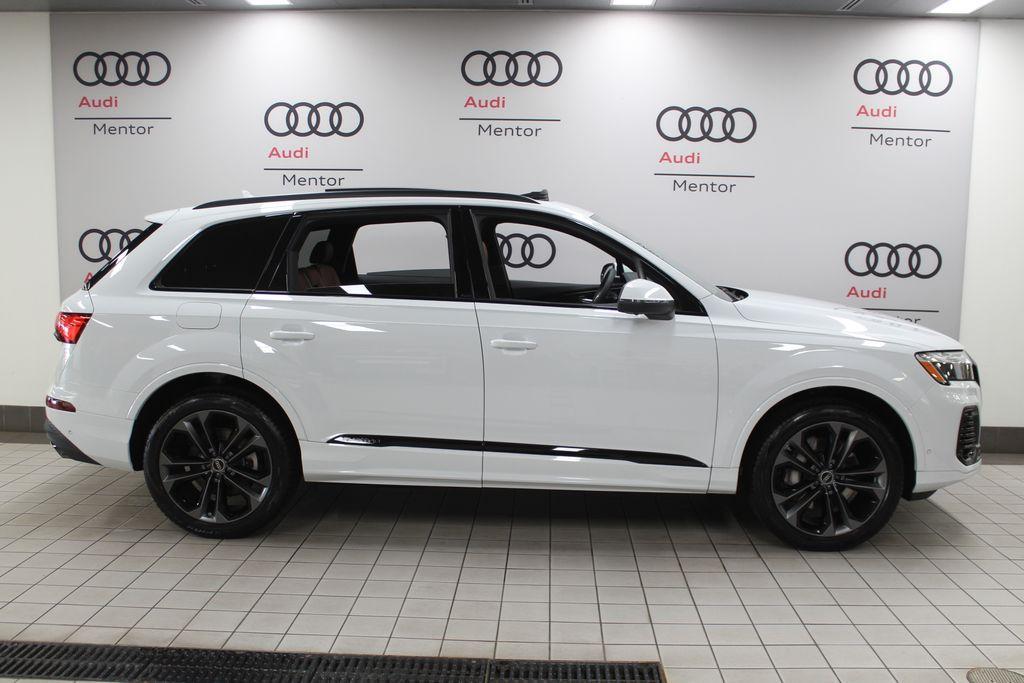 used 2025 Audi Q7 car, priced at $66,675