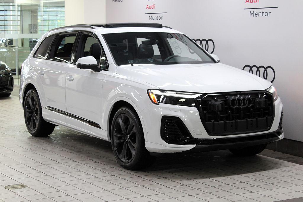 new 2025 Audi Q7 car, priced at $77,580