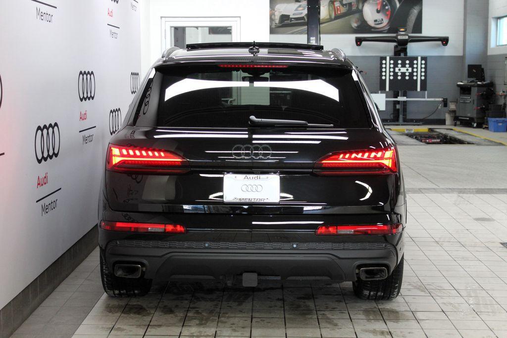 new 2025 Audi Q7 car, priced at $90,000