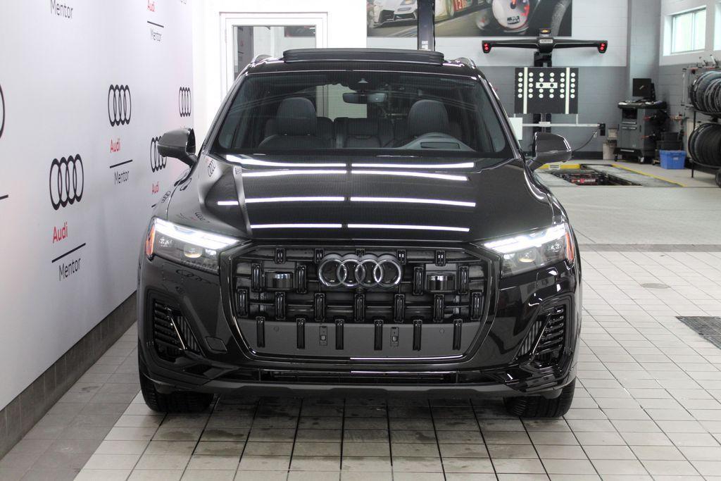 new 2025 Audi Q7 car, priced at $83,980