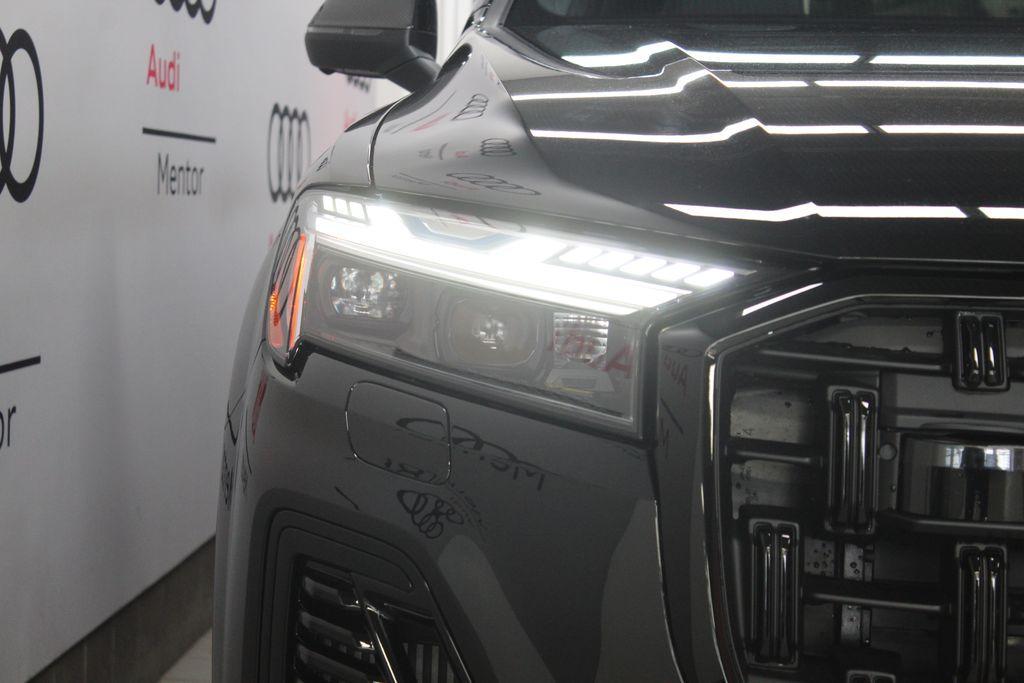 new 2025 Audi Q7 car, priced at $83,980