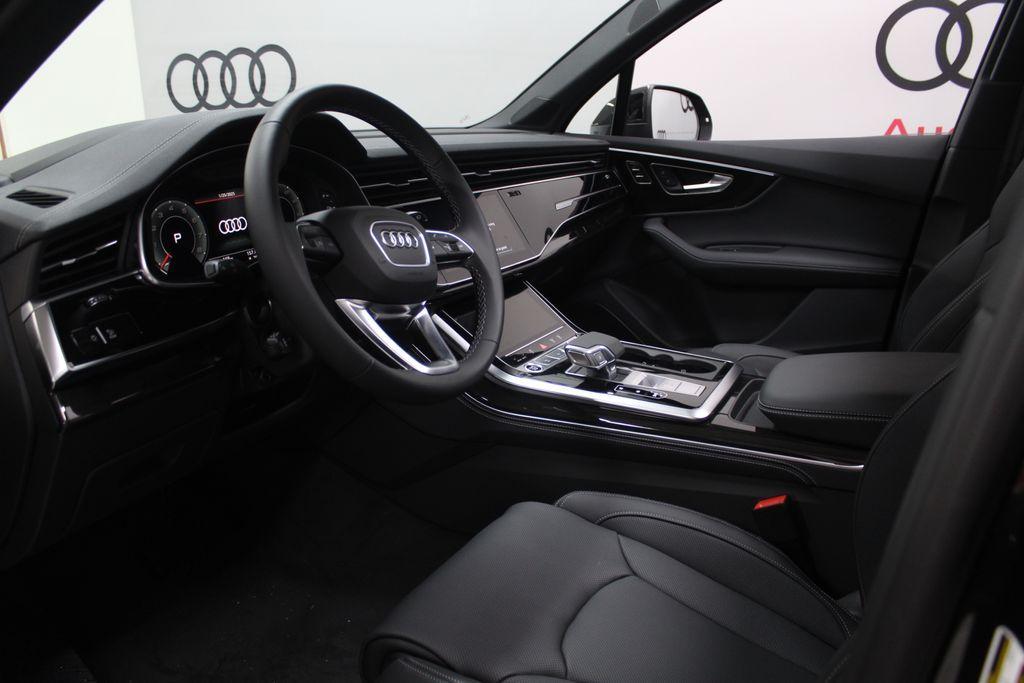 new 2025 Audi Q7 car, priced at $83,980