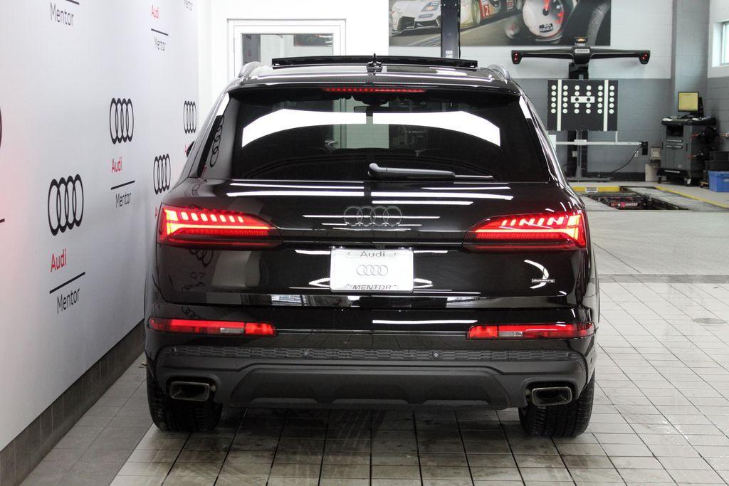 new 2025 Audi Q7 car, priced at $83,980