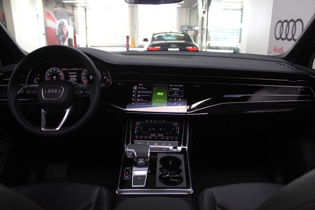 new 2025 Audi Q7 car, priced at $77,890