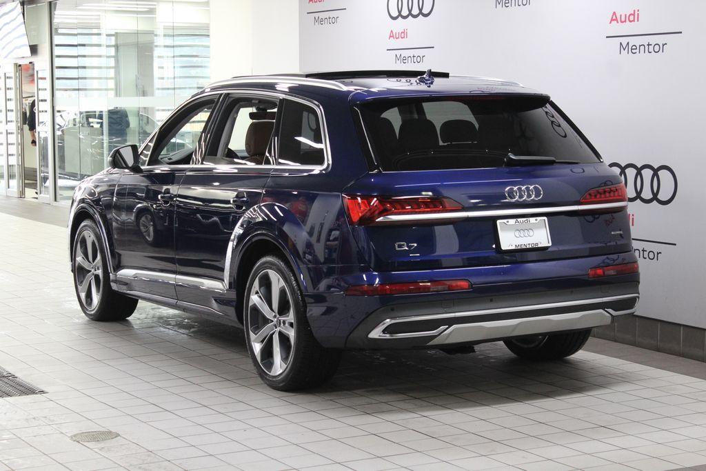 used 2022 Audi Q7 car, priced at $33,129