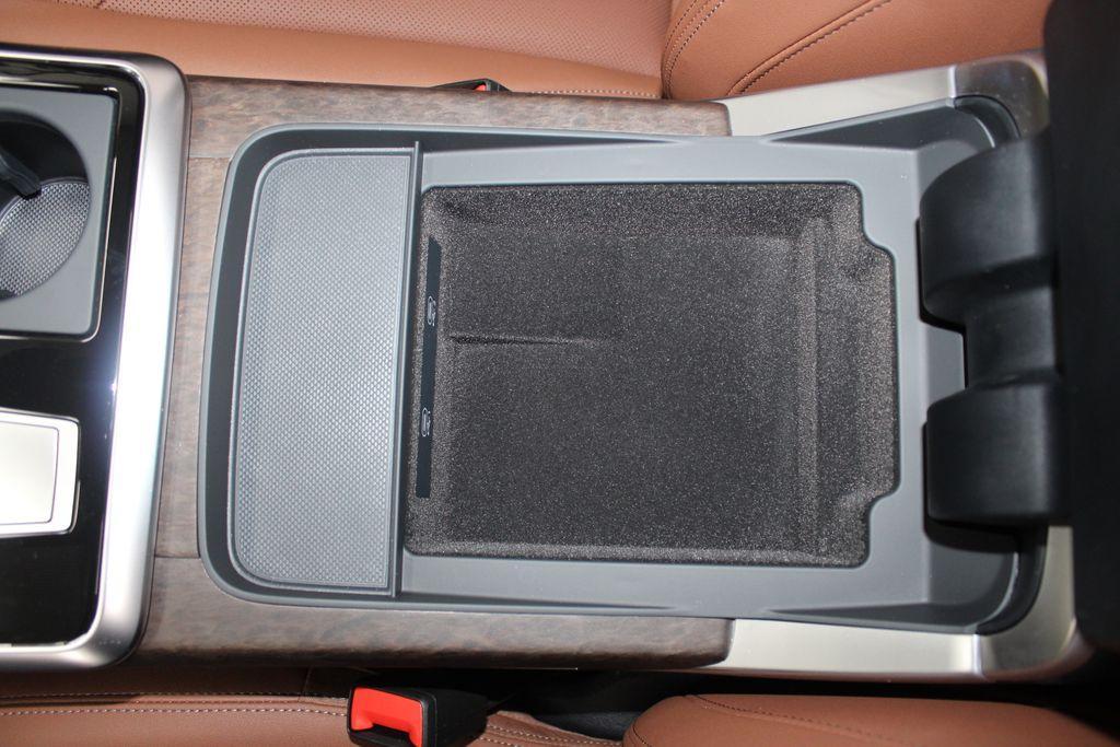 new 2025 Audi Q7 car, priced at $77,960