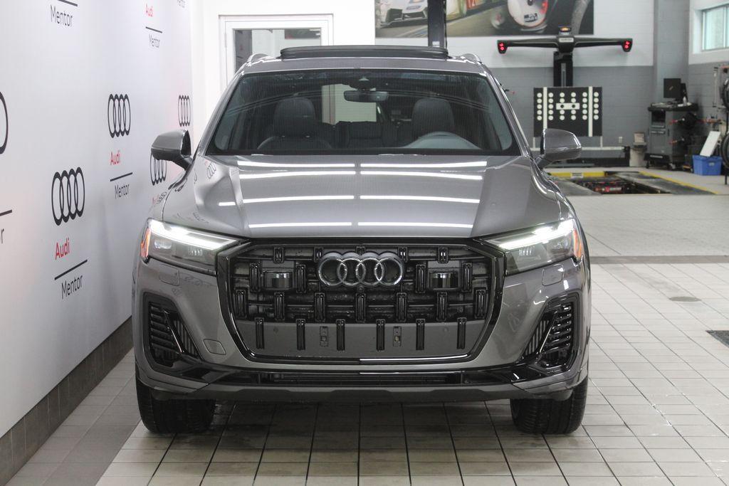 new 2025 Audi Q7 car, priced at $83,805