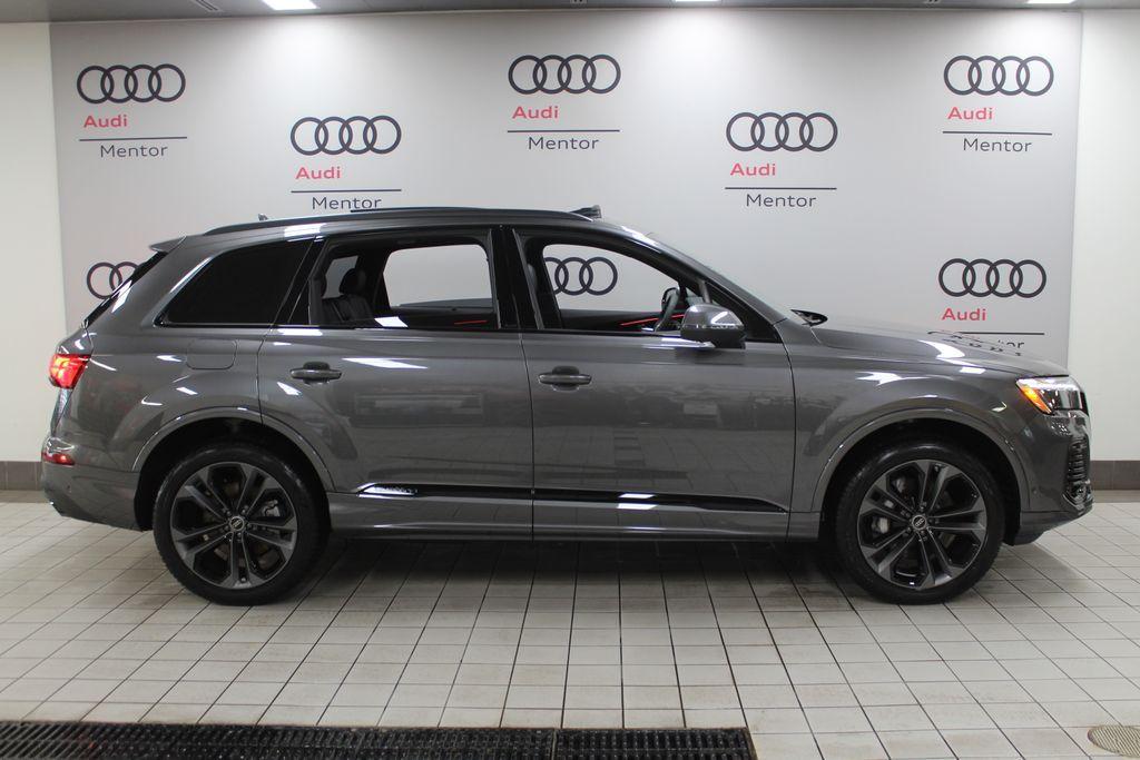 new 2025 Audi Q7 car, priced at $83,805