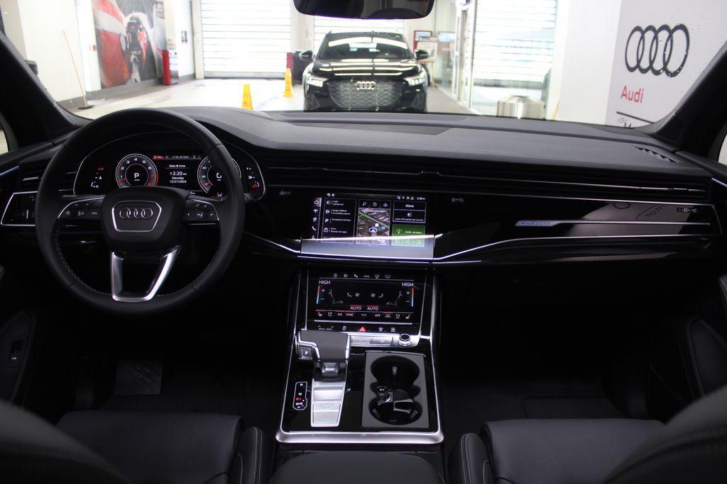 new 2025 Audi Q7 car, priced at $83,805