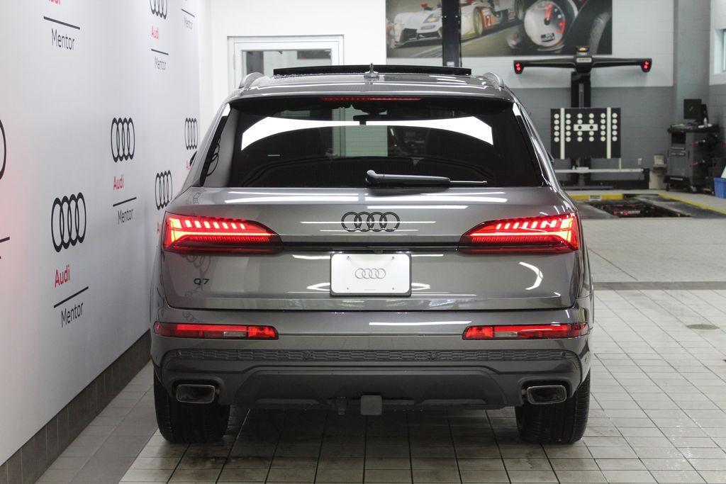 new 2025 Audi Q7 car, priced at $83,805