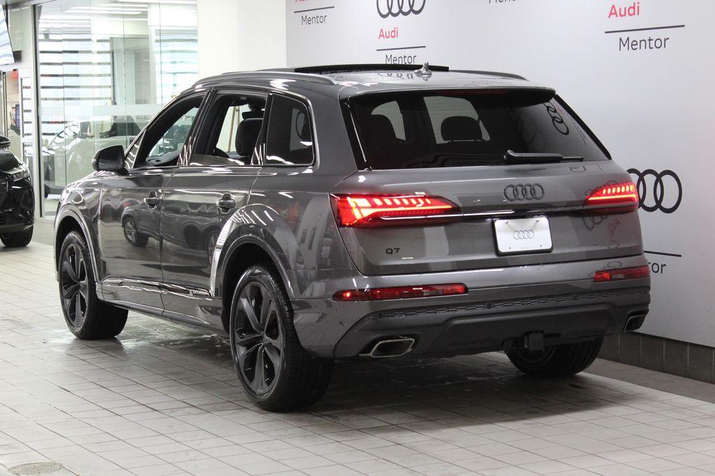 new 2025 Audi Q7 car, priced at $83,805