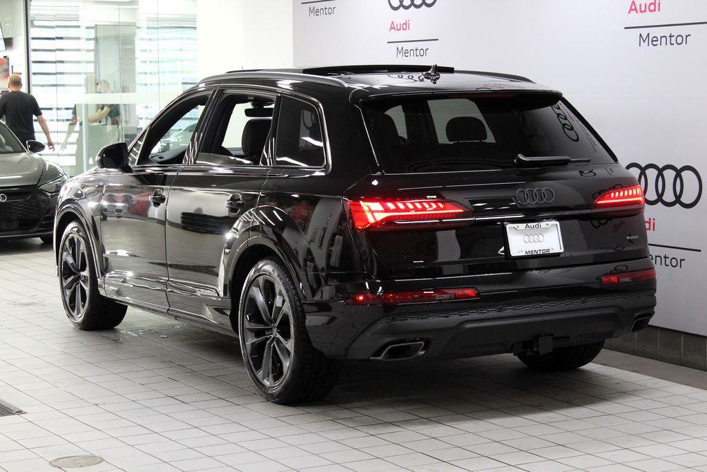 new 2025 Audi Q7 car, priced at $77,540
