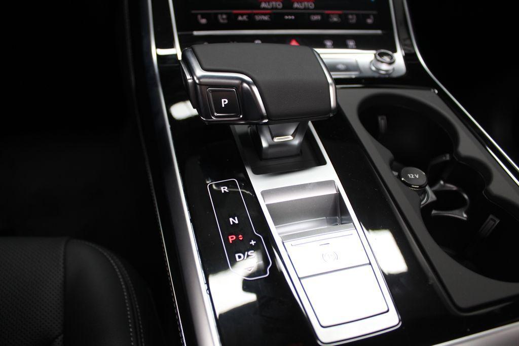 new 2025 Audi Q7 car, priced at $77,540