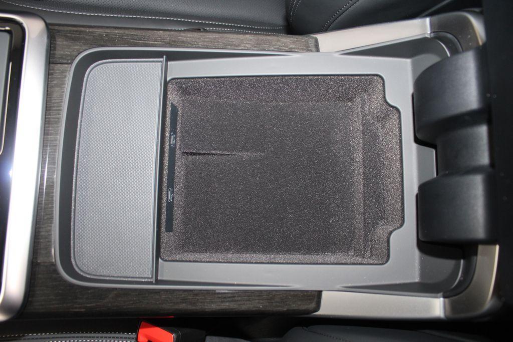 new 2026 Audi Q7 car, priced at $81,995