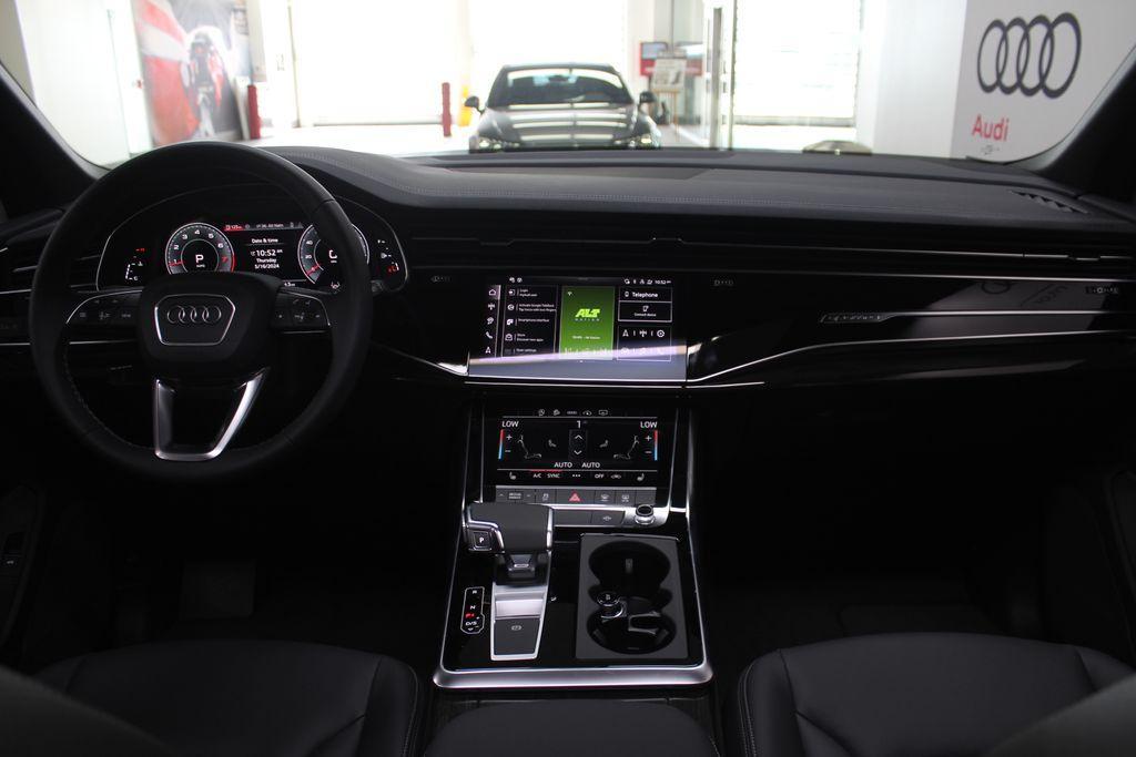 new 2025 Audi Q7 car, priced at $65,650