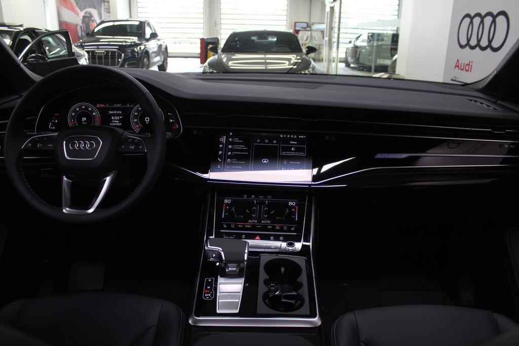 new 2025 Audi Q7 car, priced at $77,580