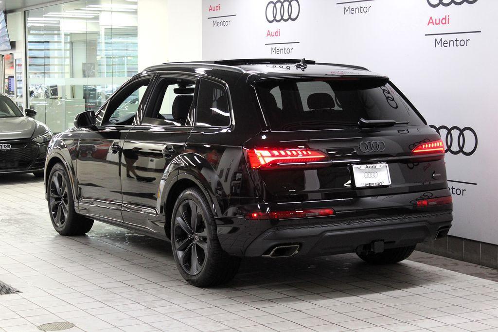 new 2025 Audi Q7 car, priced at $77,580