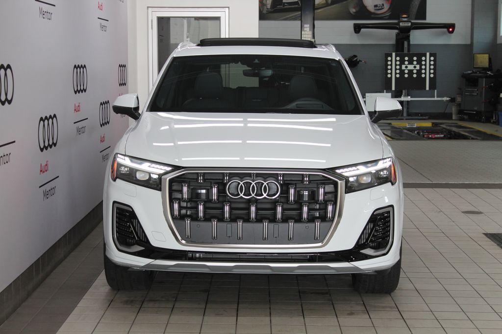 new 2025 Audi Q7 car, priced at $81,650