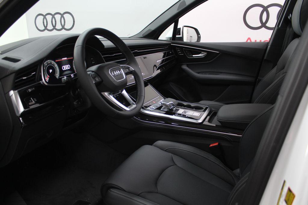 new 2025 Audi Q7 car, priced at $81,650