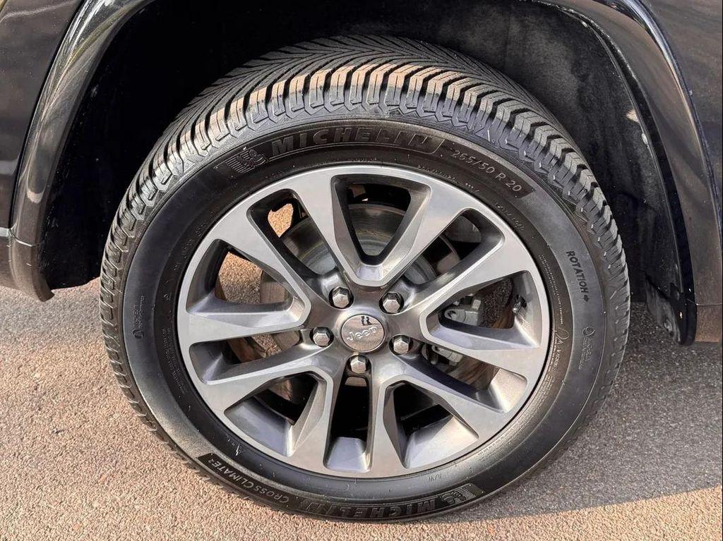 used 2017 Jeep Grand Cherokee car, priced at $18,999