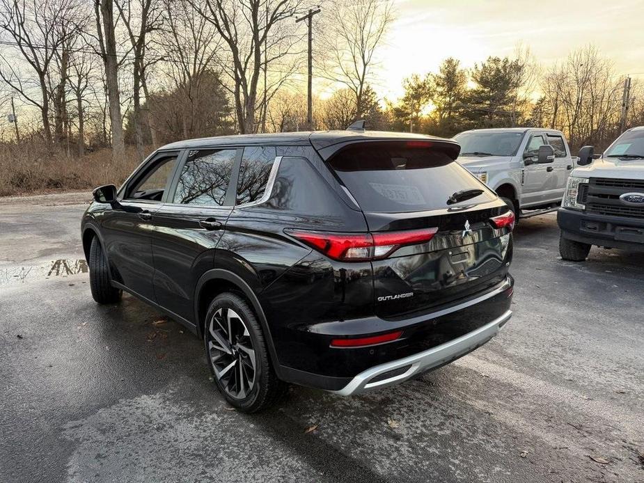 used 2024 Mitsubishi Outlander car, priced at $24,000