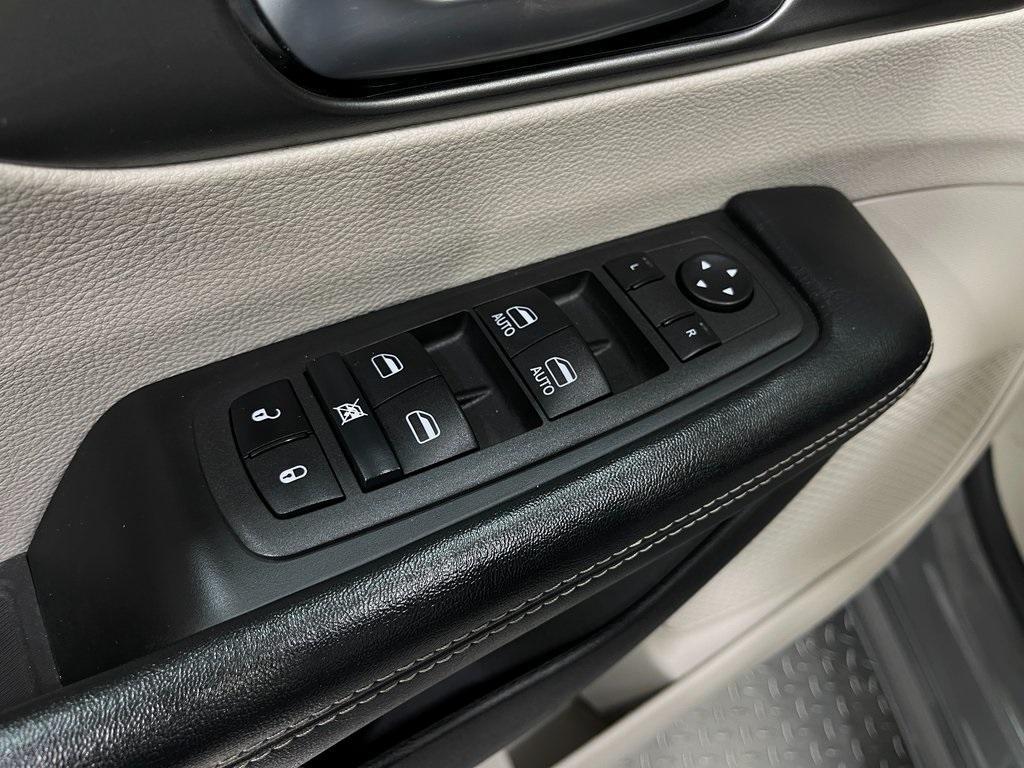 used 2022 Chrysler Pacifica car, priced at $22,290