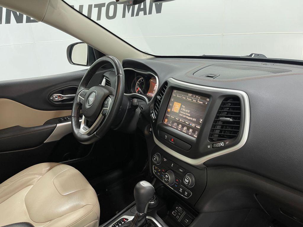 used 2018 Jeep Cherokee car, priced at $15,934