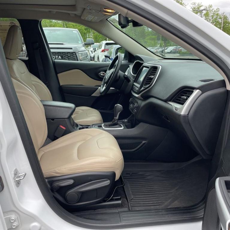 used 2018 Jeep Cherokee car, priced at $17,390
