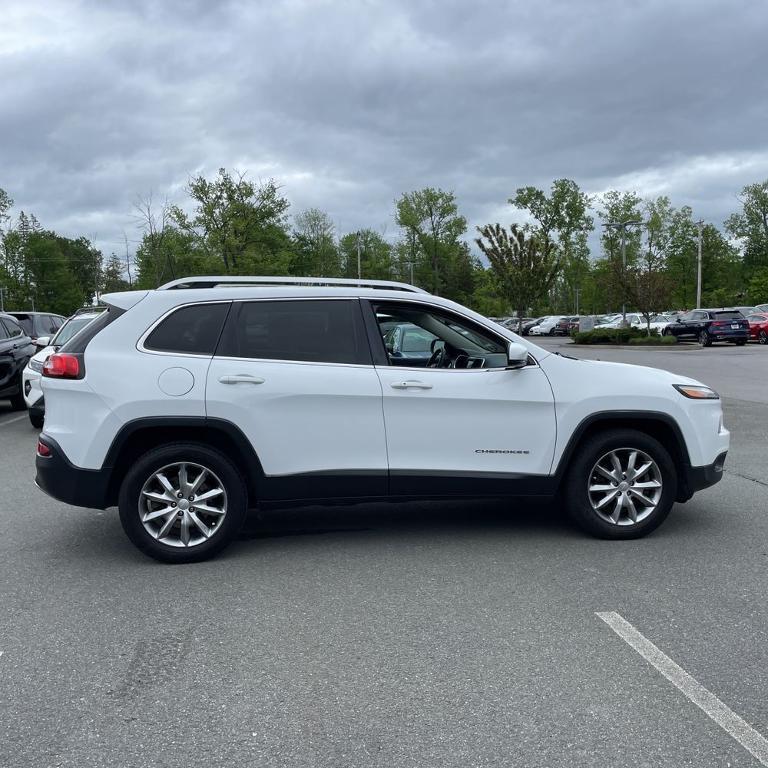 used 2018 Jeep Cherokee car, priced at $17,390