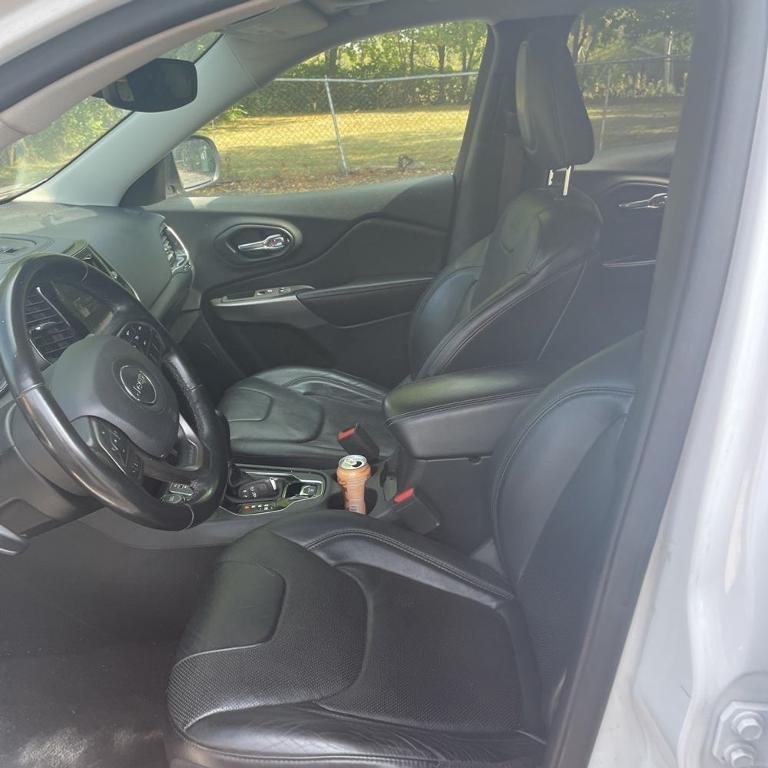 used 2019 Jeep Cherokee car, priced at $15,795
