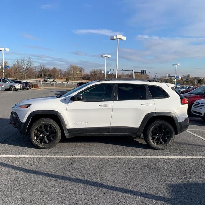 used 2017 Jeep Cherokee car, priced at $17,995